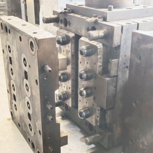 China OEM Production Engine Ersatz benutzerdefinierte hochwertige Formteile Kunststoffform